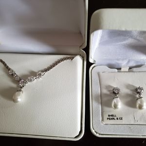 Necklace & earring set
